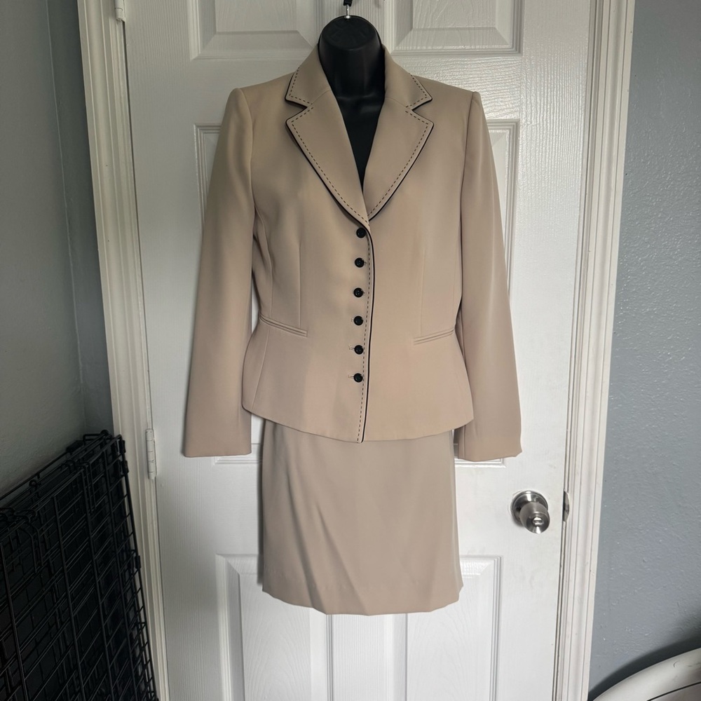 Vintage Tahari Beige Blazer & Skirt Set